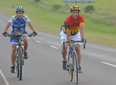 Foto de la galería: Conmovedora muestra de fe: los ciclistas que llevaron su amor por la Virgen a Itatí