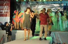 Foto de la galería: Imponente desfile con el sello de Miuki Madelaire en la explanada de la Legislatura