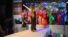 Foto de la galería: Imponente desfile con el sello de Miuki Madelaire en la explanada de la Legislatura