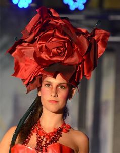 Foto de la galería: Imponente desfile con el sello de Miuki Madelaire en la explanada de la Legislatura