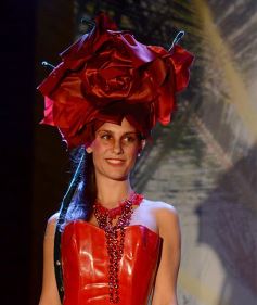 Foto de la galería: Imponente desfile con el sello de Miuki Madelaire en la explanada de la Legislatura