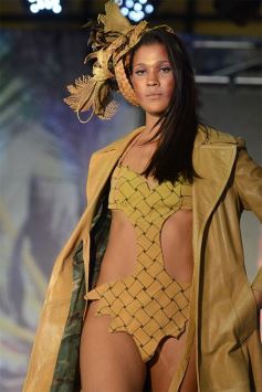 Foto de la galería: Imponente desfile con el sello de Miuki Madelaire en la explanada de la Legislatura