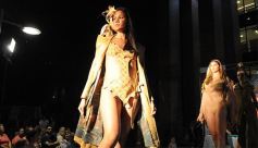 Foto de la galería: Imponente desfile con el sello de Miuki Madelaire en la explanada de la Legislatura