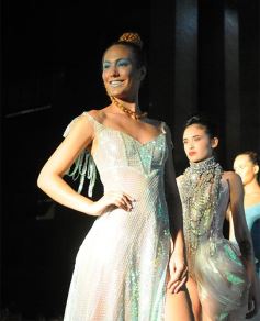 Foto de la galería: Imponente desfile con el sello de Miuki Madelaire en la explanada de la Legislatura