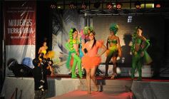 Foto de la galería: Imponente desfile con el sello de Miuki Madelaire en la explanada de la Legislatura