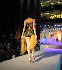 Foto de la galería: Imponente desfile con el sello de Miuki Madelaire en la explanada de la Legislatura