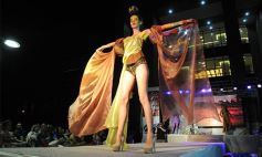 Foto de la galería: Imponente desfile con el sello de Miuki Madelaire en la explanada de la Legislatura