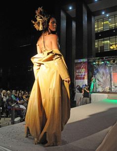 Foto de la galería: Imponente desfile con el sello de Miuki Madelaire en la explanada de la Legislatura