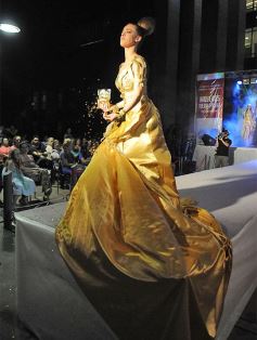 Foto de la galería: Imponente desfile con el sello de Miuki Madelaire en la explanada de la Legislatura