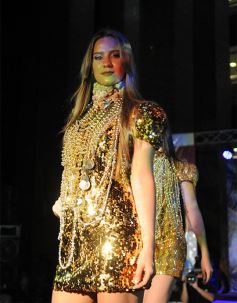 Foto de la galería: Imponente desfile con el sello de Miuki Madelaire en la explanada de la Legislatura