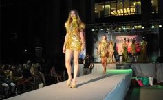 Foto de la galería: Imponente desfile con el sello de Miuki Madelaire en la explanada de la Legislatura