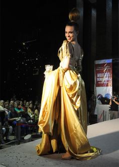 Foto de la galería: Imponente desfile con el sello de Miuki Madelaire en la explanada de la Legislatura