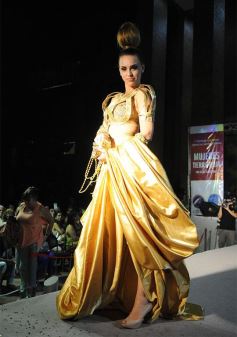 Foto de la galería: Imponente desfile con el sello de Miuki Madelaire en la explanada de la Legislatura