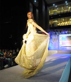 Foto de la galería: Imponente desfile con el sello de Miuki Madelaire en la explanada de la Legislatura