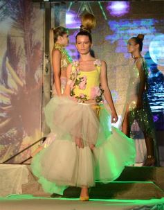 Foto de la galería: Imponente desfile con el sello de Miuki Madelaire en la explanada de la Legislatura