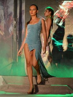 Foto de la galería: Imponente desfile con el sello de Miuki Madelaire en la explanada de la Legislatura