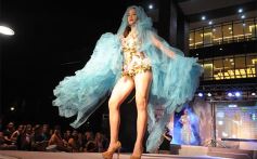 Foto de la galería: Imponente desfile con el sello de Miuki Madelaire en la explanada de la Legislatura