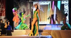 Foto de la galería: Imponente desfile con el sello de Miuki Madelaire en la explanada de la Legislatura