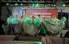 Foto de la galería: Imponente desfile con el sello de Miuki Madelaire en la explanada de la Legislatura