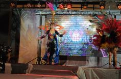 Foto de la galería: Imponente desfile con el sello de Miuki Madelaire en la explanada de la Legislatura