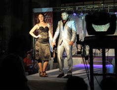 Foto de la galería: Imponente desfile con el sello de Miuki Madelaire en la explanada de la Legislatura