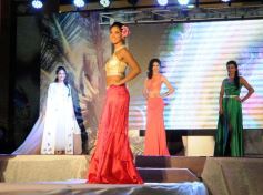 Foto de la galería: Imponente desfile con el sello de Miuki Madelaire en la explanada de la Legislatura