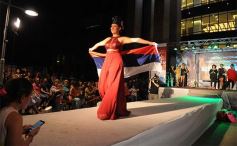 Foto de la galería: Imponente desfile con el sello de Miuki Madelaire en la explanada de la Legislatura