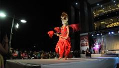 Foto de la galería: Imponente desfile con el sello de Miuki Madelaire en la explanada de la Legislatura