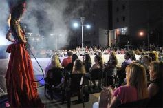 Foto de la galería: Imponente desfile con el sello de Miuki Madelaire en la explanada de la Legislatura
