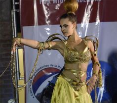 Foto de la galería: Imponente desfile con el sello de Miuki Madelaire en la explanada de la Legislatura