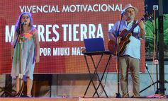 Foto de la galería: Imponente desfile con el sello de Miuki Madelaire en la explanada de la Legislatura