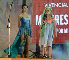 Foto de la galería: Imponente desfile con el sello de Miuki Madelaire en la explanada de la Legislatura