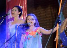 Foto de la galería: Imponente desfile con el sello de Miuki Madelaire en la explanada de la Legislatura