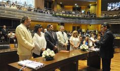 Foto de la galería: Juraron los nuevos diputados y volvieron a elegir a Carlos Rovira como presidente de la Cámara