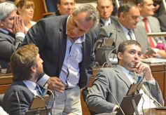Foto de la galería: Juraron los nuevos diputados y volvieron a elegir a Carlos Rovira como presidente de la Cámara