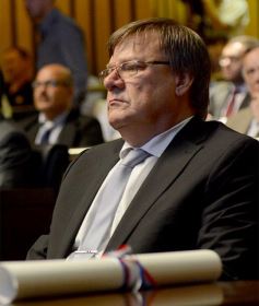 Foto de la galería: Juraron los nuevos diputados y volvieron a elegir a Carlos Rovira como presidente de la Cámara