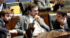 Foto de la galería: Juraron los nuevos diputados y volvieron a elegir a Carlos Rovira como presidente de la Cámara