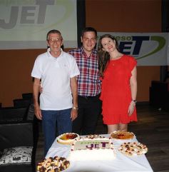 Foto de la galería: Amigos Expreso JeT cerraron el año con un brindis en la Peña Tacuarí