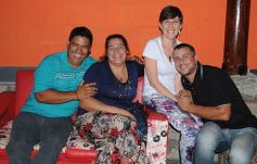 Foto de la galería: Amigos Expreso JeT cerraron el año con un brindis en la Peña Tacuarí