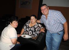 Foto de la galería: Amigos Expreso JeT cerraron el año con un brindis en la Peña Tacuarí