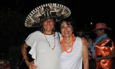 Foto de la galería: Una fiesta de disfraces donde brindaron por la vida