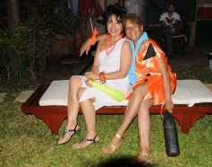 Foto de la galería: Una fiesta de disfraces donde brindaron por la vida