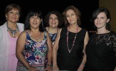 Sixto Fotografías. Sociedad. Noche de Viernes - Noche de encuentros y festejos en Itakuá