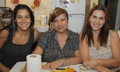 Sixto Fotografías. Sociedad. Varios - Recorrida por Posadas: la sonrisa de los amigos, algo que no tiene precio