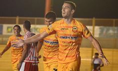 Sixto Fotografías. Deportes. B Nacional - En una ráfaga Crucero lo dio vuelta y derrotó de local a Los Andes