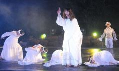 Sixto Fotografías. Sociedad. Semana Santa - El Arcano de Viernes Santo deslumbró en la Cruz de Santa Ana