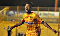 Sixto Fotografías. Deportes. B Nacional - Crucero y un tropezón en Santa Inés