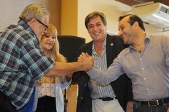 Sixto Fotografías. Sociedad. Anuncios del Gobierno Pcial. - La Nación entregó más de 15 millones de pesos para financiar proyectos en 17 municipios de Misiones