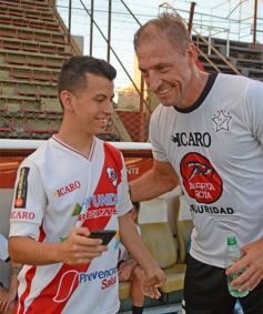 Foto de la galería: Partido solidario en Guaraní: las estrellas brillaron más que nunca