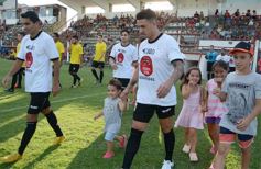 Foto de la galería: Partido solidario en Guaraní: las estrellas brillaron más que nunca